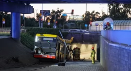 Rusza pomoc po wypadku autobusu w Warszawie. Poszkod&hellip;