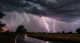 Nadciąga pogodowy koszmar? Wiatr do 90 km/h i potężne ulewy