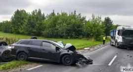 Toyota nagle zjechała na przeciwległy pas. Sekundy p&hellip;