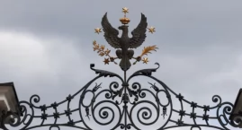 Po miesiącach znów patrzy na Krakowskie Przedmieście&hellip;
