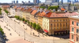 Wakacyjny deptak na Krakowskim Przedmieściu aż do ko&hellip;