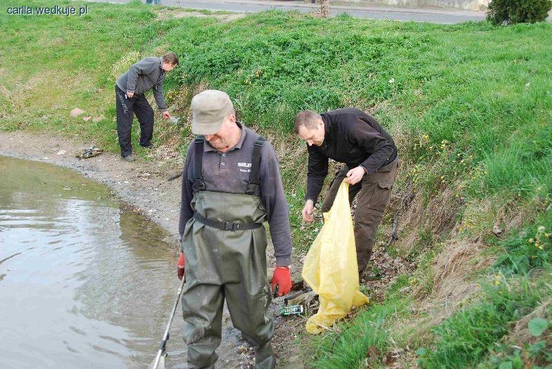 Świąteczne porządki nad stawem w Bolewicach
