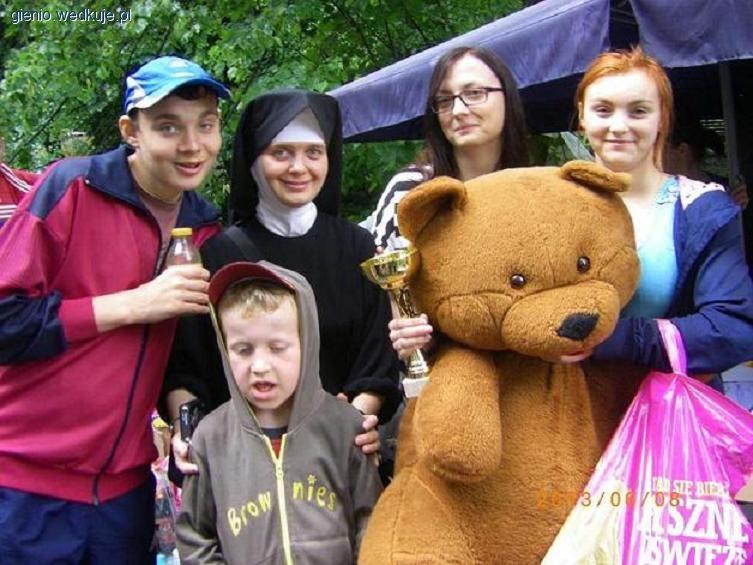 Niepełnosprawne dzieci na łowisku Glinki Hosera