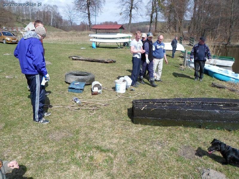 Sprzątanie brzegów jezior 20 kwietnia - relacja