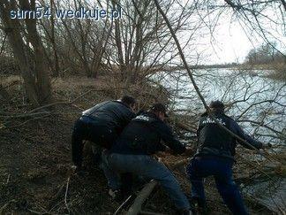 Udana akcja dzięki zgłoszeniu wędkarza - SSR Wyszogród