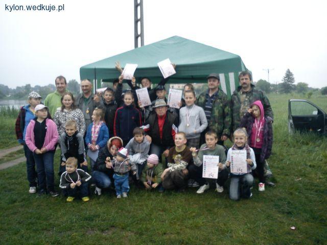 WĘDKARSKA IMPREZA Z OKAZJI DNIA DZIECKA NAD ZALEWEM W OPOCZNIE 2011