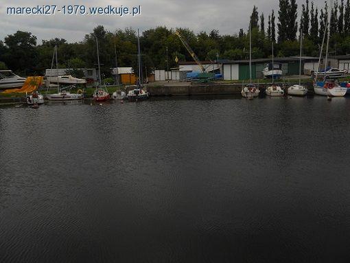 Wykorzystanie siatki do ważenia i wypuszczania ryb