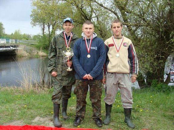 Srebrni juniorzy w kategorii spławikowej