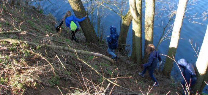 Sprzątanie jeziora Żwirkowego 19.04.2015