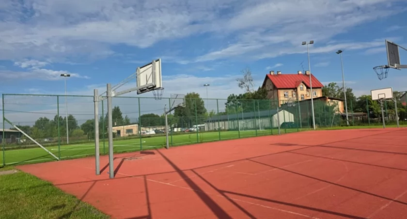 Mazurskie Orliki zyskają nowe życie. Kolejne modernizacje boisk w regionie!