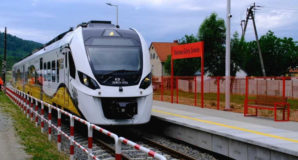 Pociągi wracają bliżej gór i jeziora. Na Dolnym Śląsku otwarto dwa nowe przystanki kolejowe