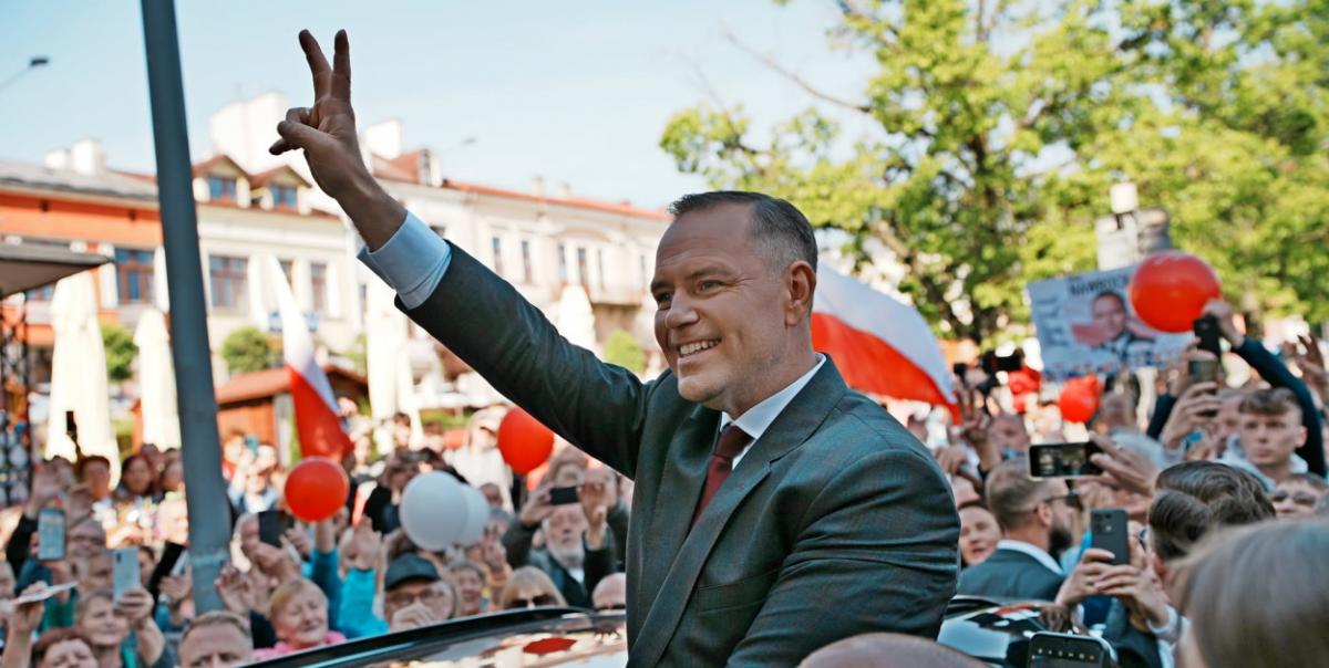 Wybory prezydenckie 2 tura: Piszanie ponownie zdecydowanie za Nawrockim