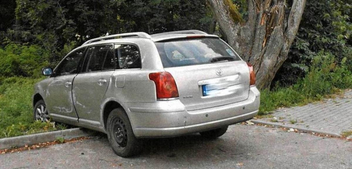  Zjechał z drogi, prosił przechodniów o pomoc. Miał 4 promile alkoholu…