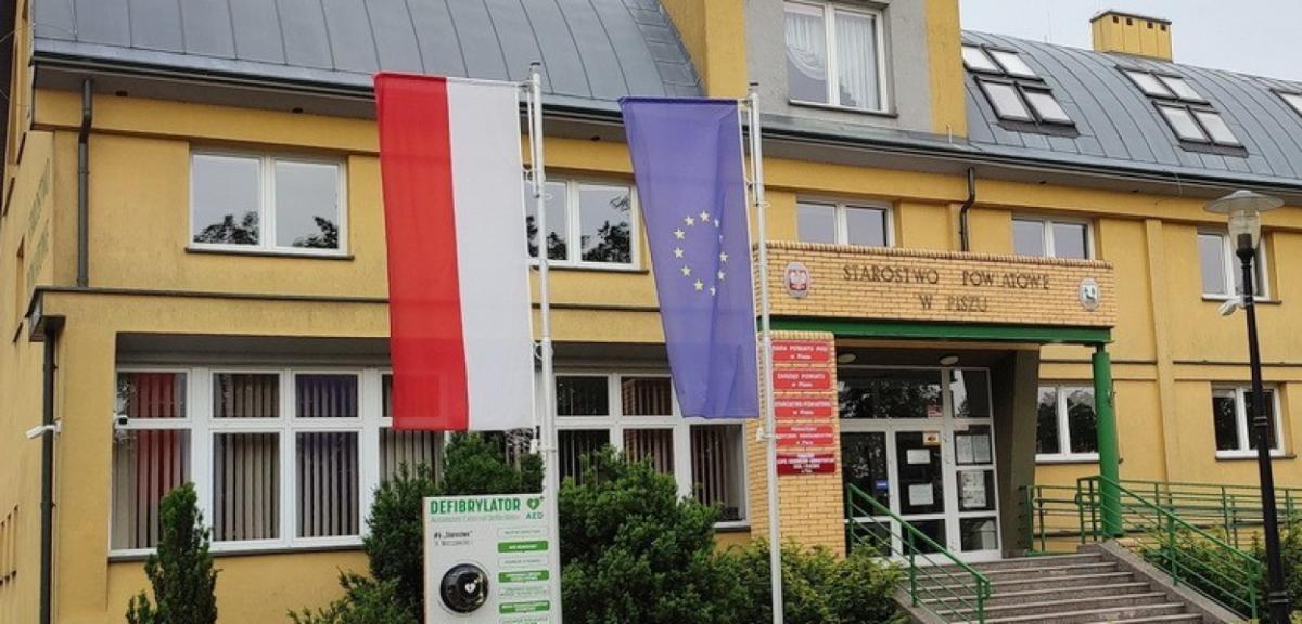 56-latek ukradł defibrylator spod budynku starostwa