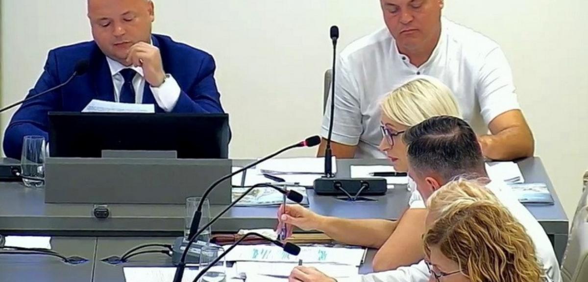 Rada Miejska udzieliła wotum zaufania burmistrzowi