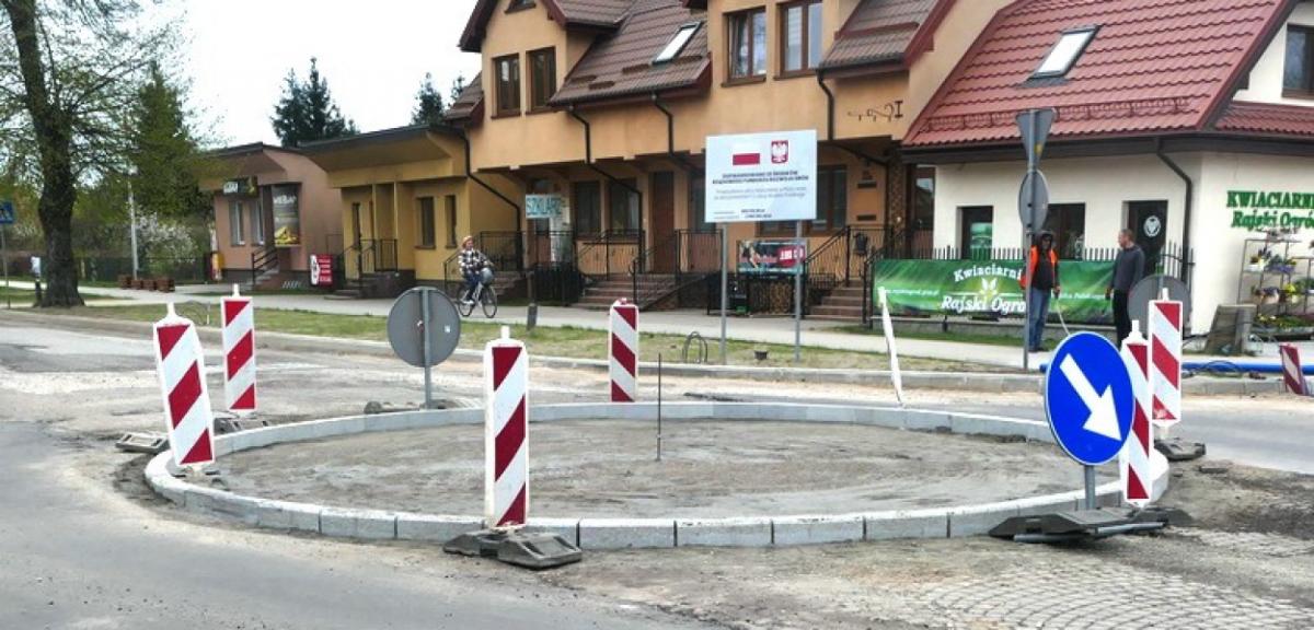Czytelnicy pytają: Czy na nowym rondzie nie jest zbyt wąsko?