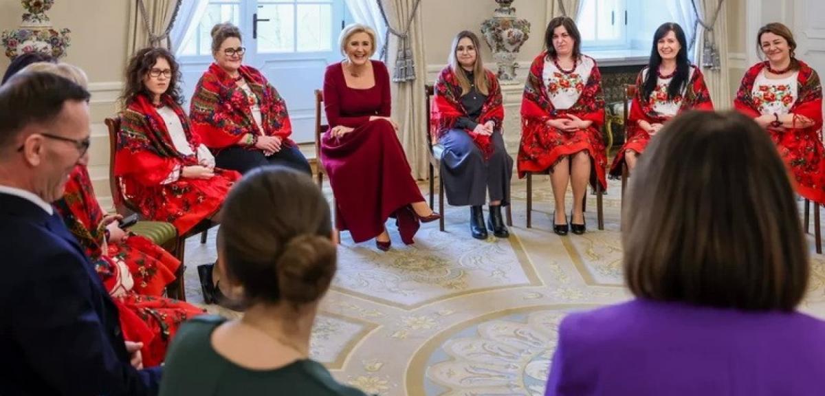 Liskowianki na salonach. KGW Liski z wizytą u prezydentowej