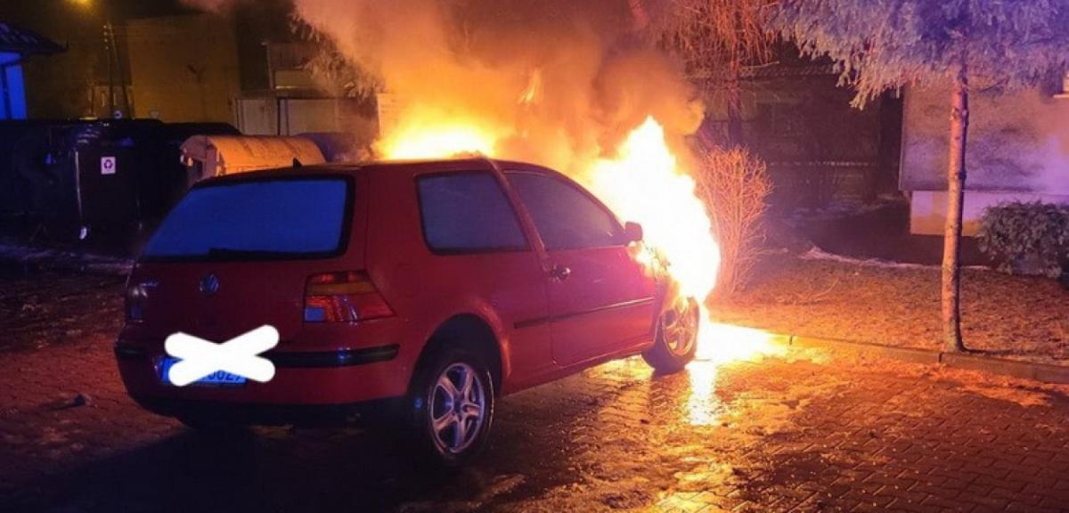 Płonęło auto osobowe