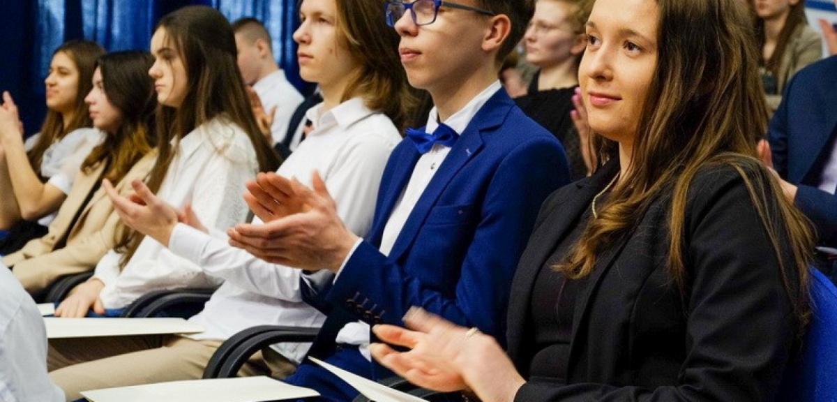 7 uczniów naszego powiatu otrzymało stypendium Premiera