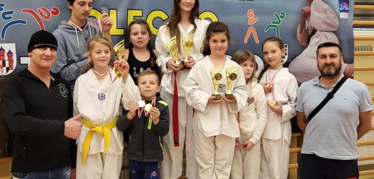 15 medali przywieźli młodzi taekwondziści z turnieju w Olecku