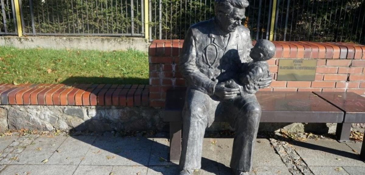 Do 14 grudnia zostanie naprawiony pomnik doktora Klementowskiego