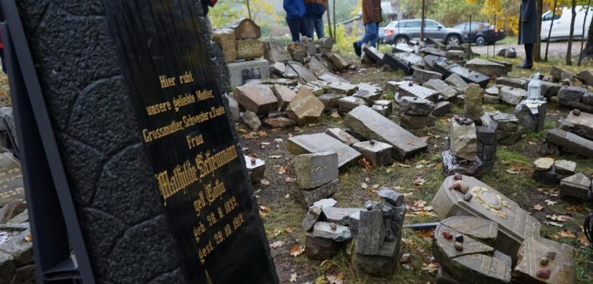 Cmentarz żydowski w Piszu został oznakowany
