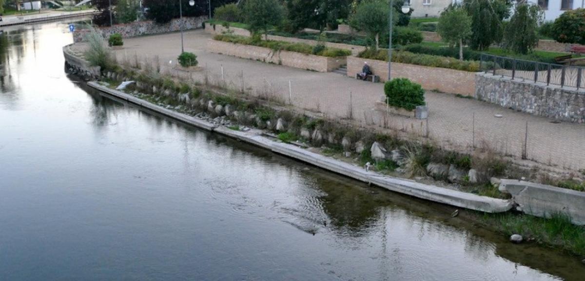 Naprawa osuniętego nabrzeża Pisy utknęła w papierkowej robocie na lata