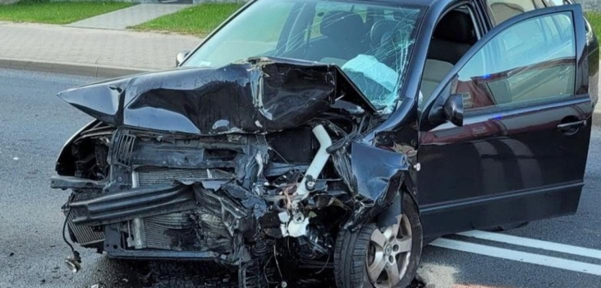 Wypadek w Snopkach. Kierowca zasnął za kierownicą