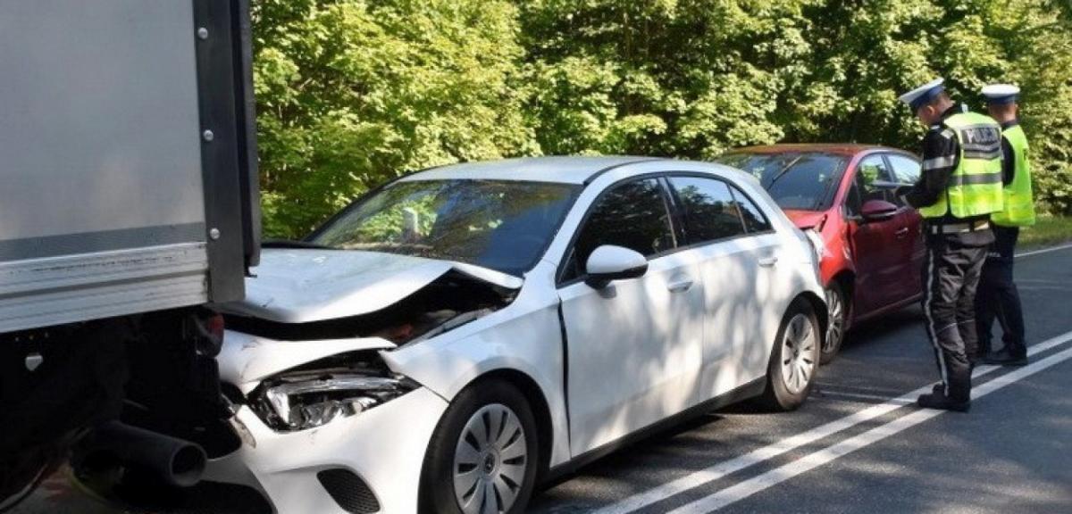 Wypadek na DK 58. Dwie osoby trafiły do szpitala