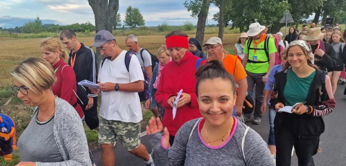 Tydzień w drodze. Pielgrzymka na Jasną Górę trwa