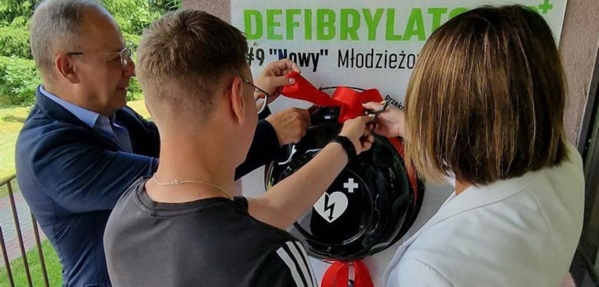Nowy Ogólniak ma defibrylator