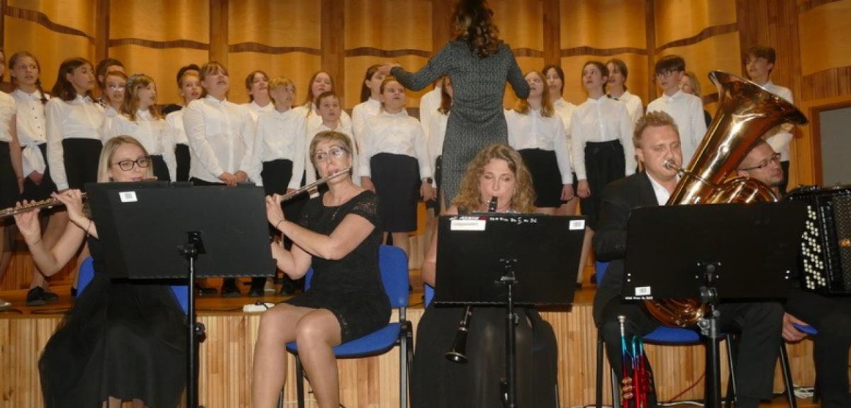  Galowy koncert z okazji XXX- lecia Ogólnokształcącej Szkoły Muzycznej w…