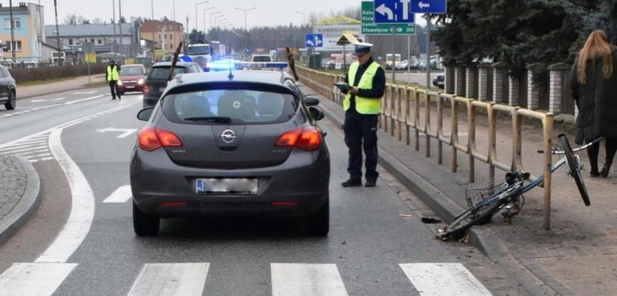 Potrącenie rowerzysty na przejściu dla pieszych na Warszawskiej