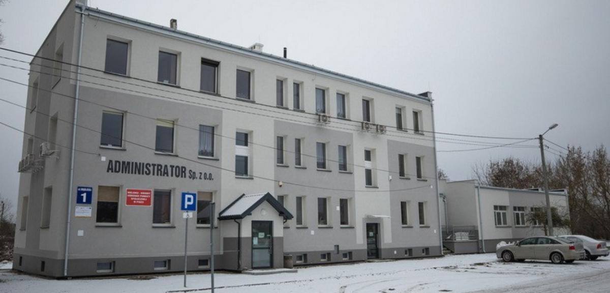 Nowe oblicze budynku Administratora - jest cieplej i ładniej