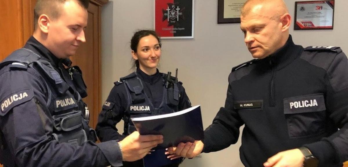 Wyróżnieni za uratowanie życia wychłodzonej kobiecie