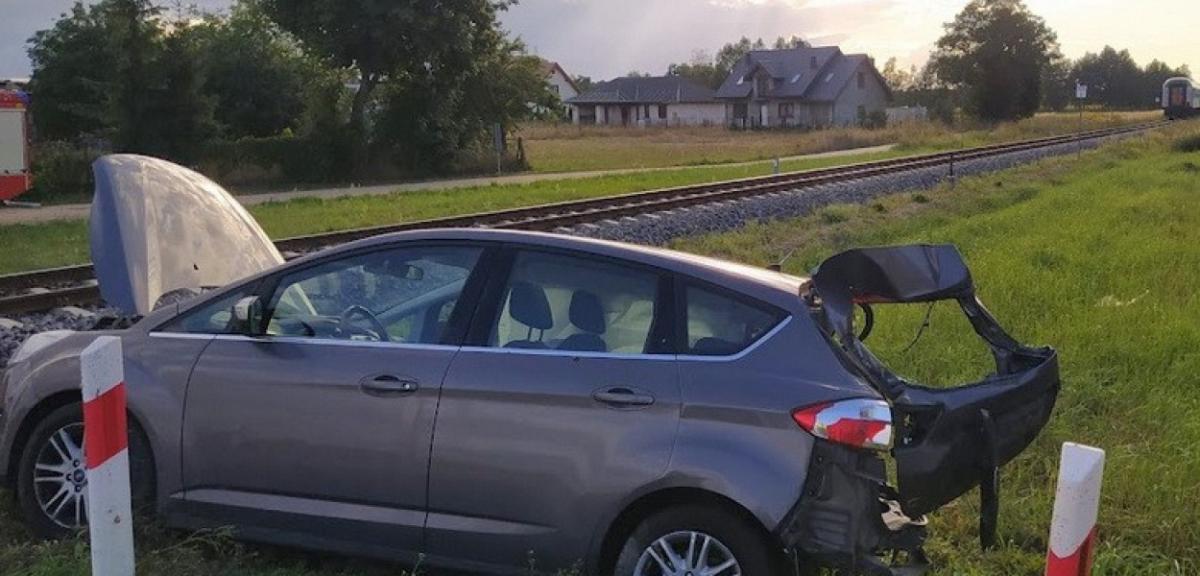Zderzenie na przejeździe kolejowym