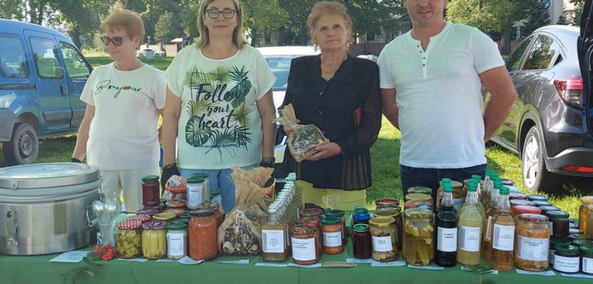 Zielony Targ Koła Gospodyń Wiejskich z Karwika dotowany przez marszałka