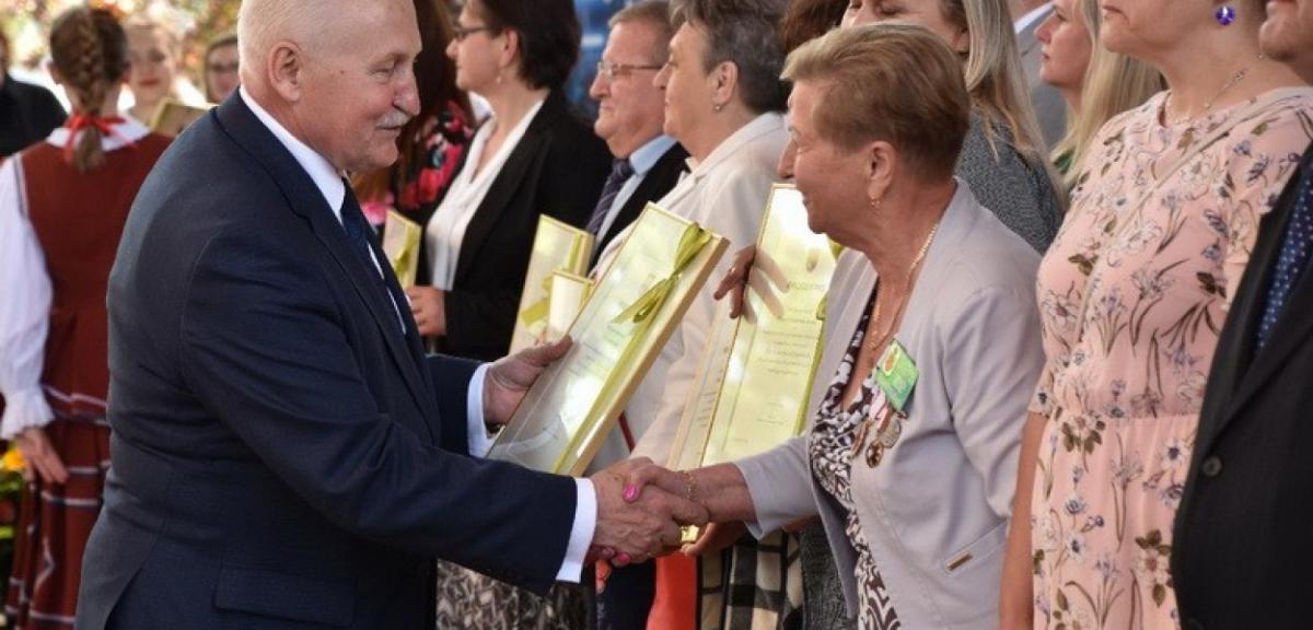 Sołtys Rostek wyróżniona przez marszałka województwa