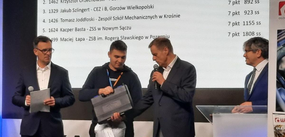 Uczeń ZSZ w Piszu zwycięzcą Ogólnopolskiego Turnieju Wiedzy…