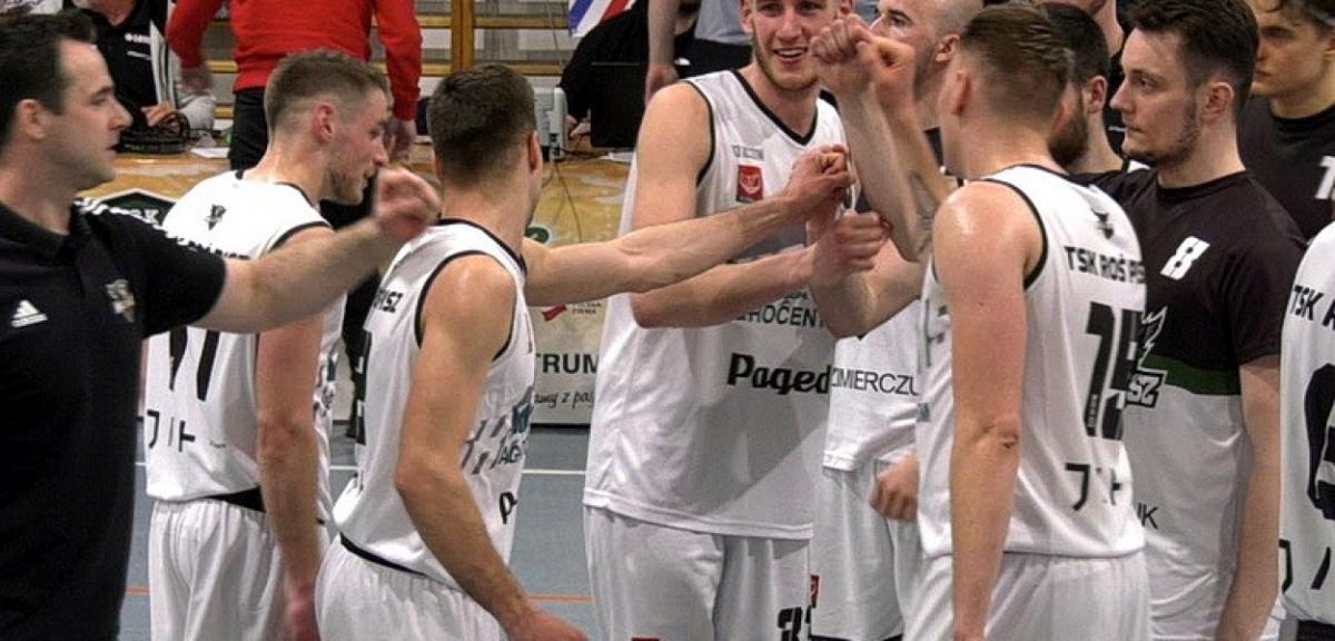Zwycięstwo na koniec sezonu. Piszanie pokonali AZS UJK Kielce 93:81