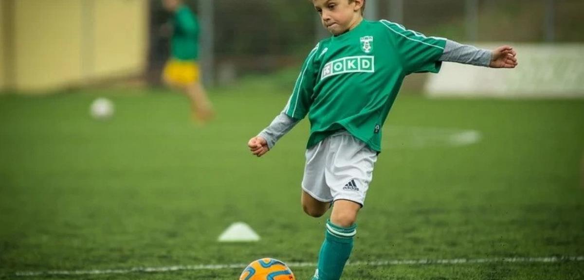  KS MAZUR Pisz: Darmowe zajęcia piłkarskie dla dzieci i młodzieży z…
