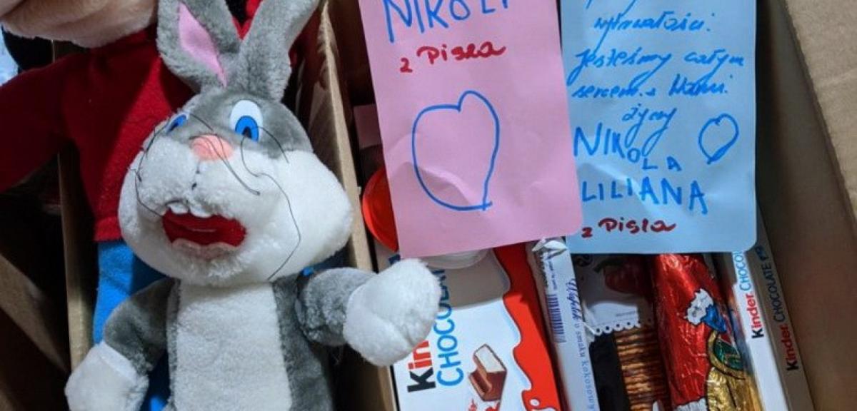 Dary piszan dla ukraińskich rodzin z listami od serca