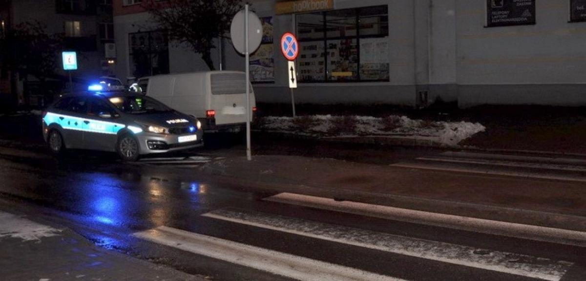 61-latka potrącona na przejściu dla pieszych