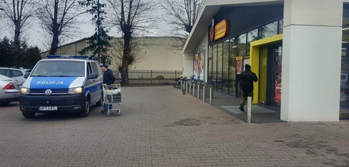 Kolejny poszukiwany zatrzymany w sklepie za brak maseczki