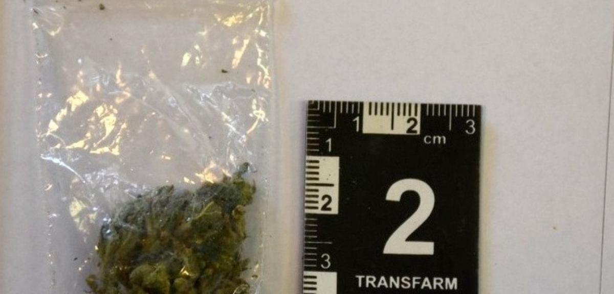 Kierowca pod działaniem narkotyków, pasażerowie z narkotykami