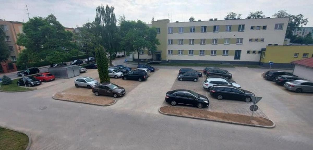 Więcej miejsc parkingowych na terenie piskiego szpitala