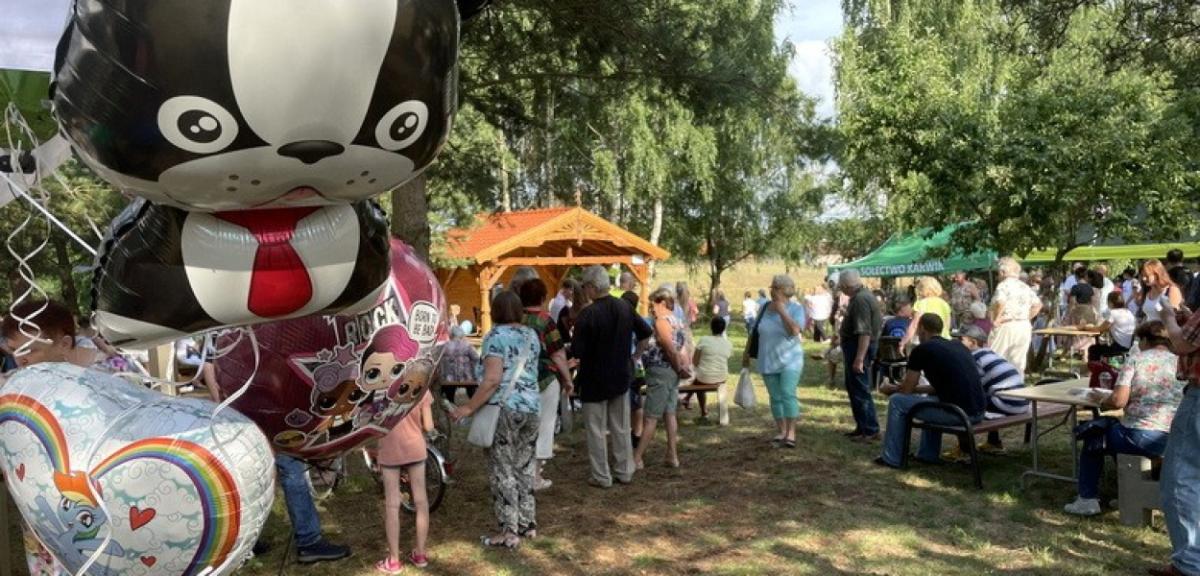 Mieszkańcy i turyści hucznie powitali lato w Karwiku