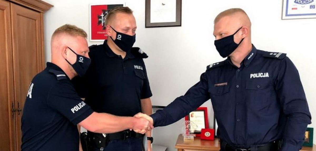 Policjanci z Rucianego-Nidy zostali wyróżnieni przez komendanta