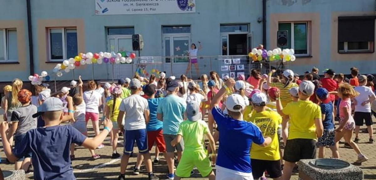 Dwójka pomaga Łukaszowi. Charytatywny Dzień Sporu