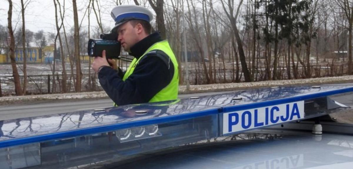 Jechał ponad 100 km/h w terenie zabudowanym. Stracił prawo jazdy